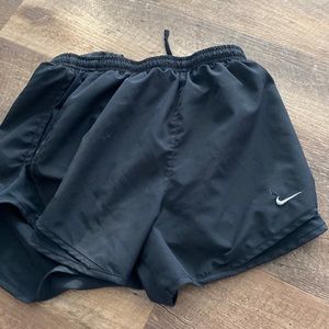 Black women’s nike shorts